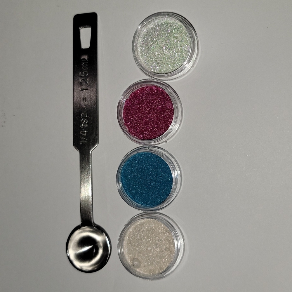 MAC COSMETICS PIGMENT SAMPLE SET - Picture 3 of 4